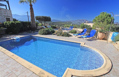 Plaka Villa | Villa Meli - walking distance to Almyrida beach