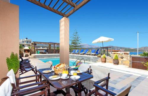 Skotino Villa | Villa Melia by Villa Plus