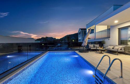 Veliko Brdo Villa | Villa Mendula