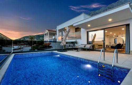 Veliko Brdo Villa | Villa Mendula