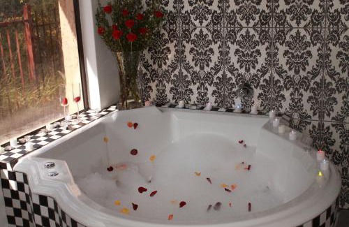 Kimberley House | Villa Mexicana Guesthouse