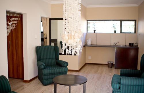 Kimberley House | Villa Mexicana Guesthouse