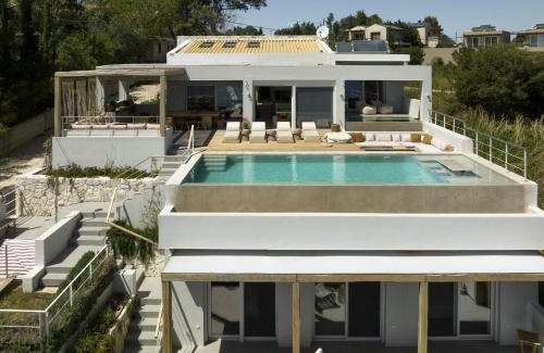 Aktio-Vonitsa Villa | Villa Mia Terra Stunning Beachfront Villa