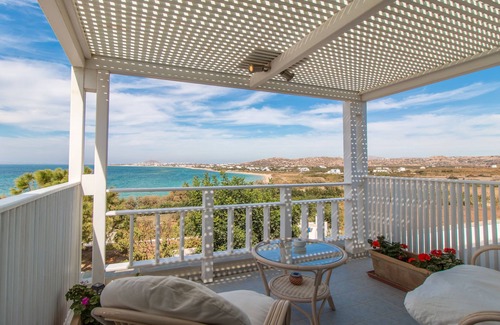 Maragas Villa | Villa 'Miami' in Villa Paradise Boutique Villas Hotel- Plaka beach