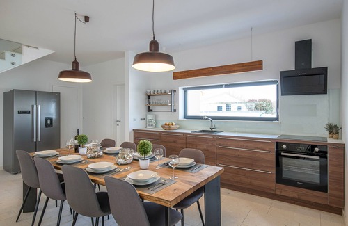 Marcana House | Villa Milla * with pool, 7km from the sea, barbecue, free Wi-Fi and MiniGolf