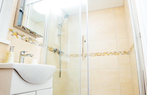 Splott Apartment | Villa Mimosa 1