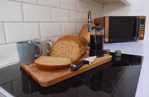 Splott Apartment | Villa Mimosa 4