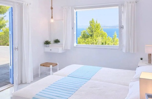 Kanapitsa Villa | Villa Mina, sea views and space for 10 guests