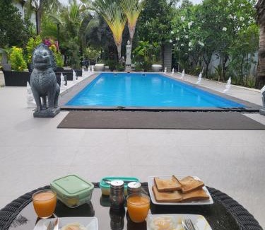 Sen Sok Bed & Breakfast | Villa Minou Ta khmau