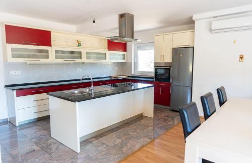 Trn Villa | Villa Mira