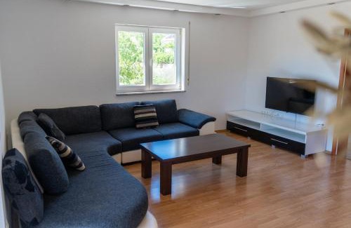 Trn Villa | Villa Mira