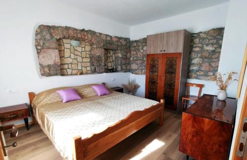 Garica House | Villa Mira Garica by El-Pi Tours