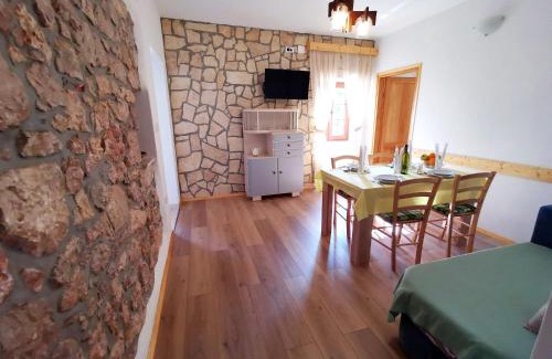 Garica House | Villa Mira Garica by El-Pi Tours