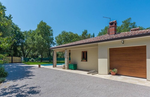 Babici Ski Chalet | Villa Mirabella - Two Bedroom Chalet, Sleeps 6