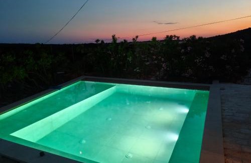 Siroke Villa | Villa Mirta