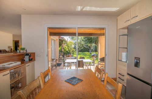 Afa Villa | Villa 'Moderne Afa' with Mountain View, Wi-Fi and Air Conditioning
