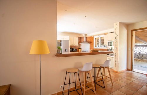 Afa Villa | Villa 'Moderne Afa' with Mountain View, Wi-Fi and Air Conditioning
