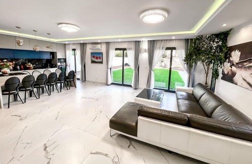Villejuif House | Villa moderne avec salle des fêtes - Grand Paris
