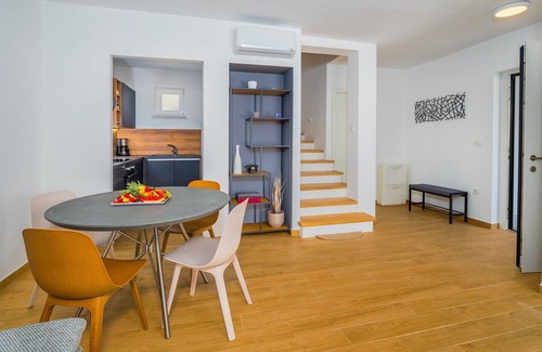 Njivice Villa | Villa Mondo Adria with private pool