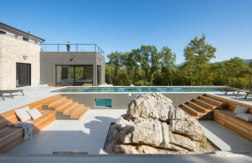 Boljevici Villa | Villa Mons Caldera for 10 people with 40 m2 infinity heated pool & kids playground