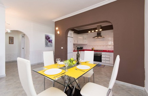 Armenime House | Villa Moradites. Wonderful 5 Bedroom Villa. Communal Pool. Adeje.