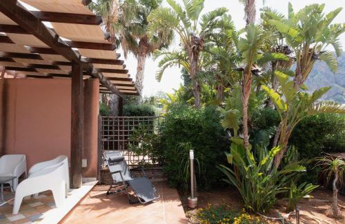 San Vito Lo Capo Villa | Villa Morici con ampio giardino