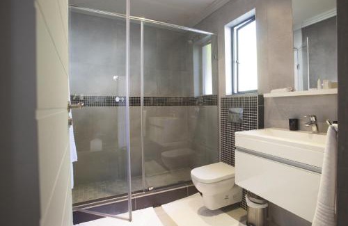 Greater Johannesburg Metropolitan Area Hotel | Villa Moyal