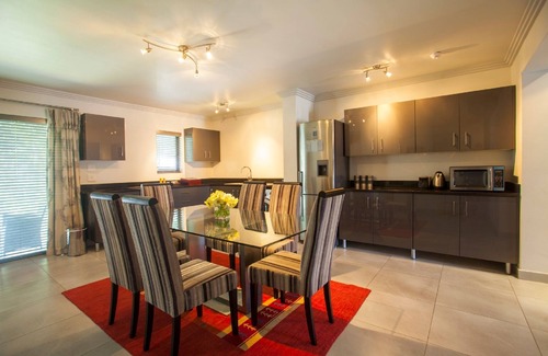 Greater Johannesburg Metropolitan Area Apartment | Villa Moyal