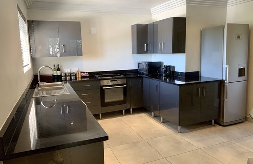 Greater Johannesburg Metropolitan Area Apartment | Villa Moyal