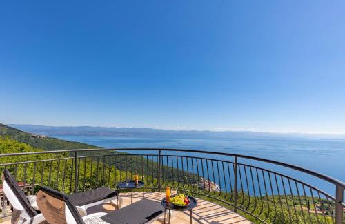 Mosenice Apartment | Villa Mystic Place - Suite 1 - Happy Rentals