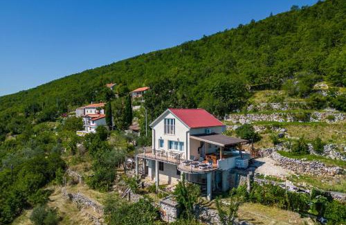 Mosenice Apartment | Villa Mystic Place - Suite 1 - Happy Rentals