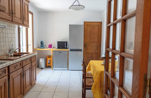 Saint-Didier House | Villa Naladijo, 6 People, heated swimming pool, games, 650m city center