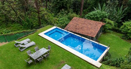 Valle de Bravo House | Villa Napoli - Forest retreat, pool, jacuzzi, river