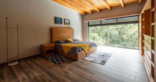 Valle de Bravo House | Villa Napoli - Forest retreat, pool, jacuzzi, river