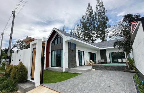 Krabi Villa | Villa Natalia LUXURY hotel House in Ao Nang Krabi private pool jacuzzi Palm free kitchen