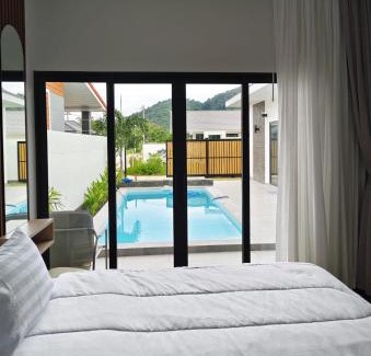 Krabi Villa | Villa Natalia LUXURY hotel House in Ao Nang Krabi private pool jacuzzi Palm free kitchen