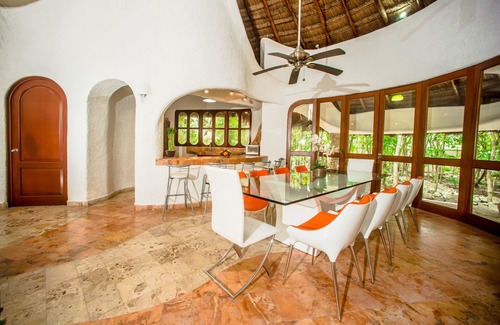 Alfredo V. Bonfil House | Villa Natural Luxury Architect Villa