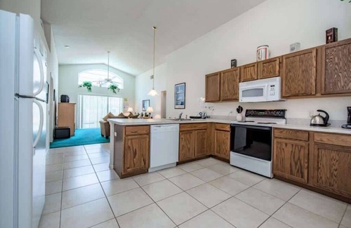 Westridge House | Villa Near Disney 4 Bd 3 Bt with Private Pool Quiet Comminuty