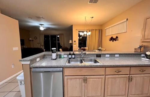 Sunset Lakes House | Villa near Disney Jacuzzi Pool 4bed-3baths