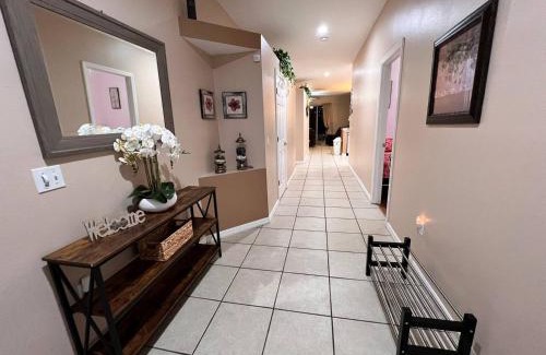 Sunset Lakes House | Villa Near Disney Jacuzzi Pool 4bed-3baths