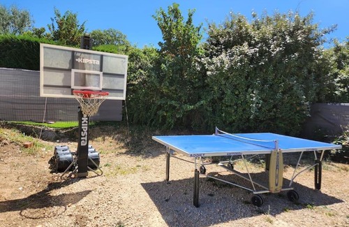 Callas Villa | Villa neuve avec jacuzzi et piscine.