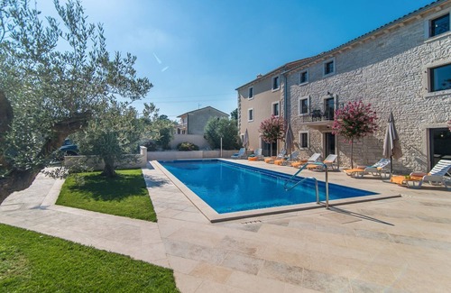 Kringa Villa | Villa Neza - Nine Bedroom Villa, Sleeps 20