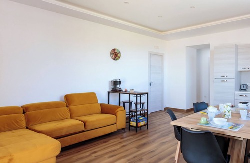 Naples Villa | Villa Nikita nestled in the greenery of Capodimonte with breathtaking views and ample space.