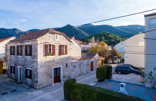 Zuljana Villa | Villa Nives - Three-Bedroom Villa with Terrace and Sea View