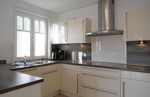 Glowe House | Villa Nixe