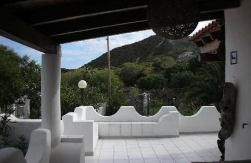 Vulcanello House | Villa Noir In Vulcanello