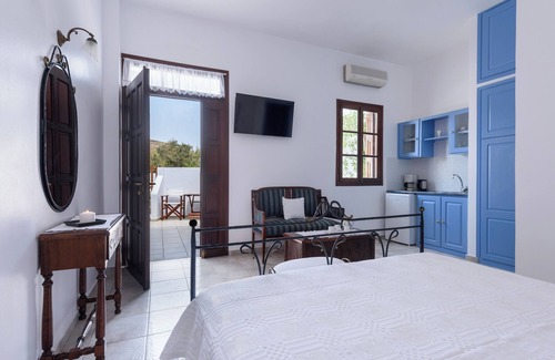 Adamas House | Villa Notos