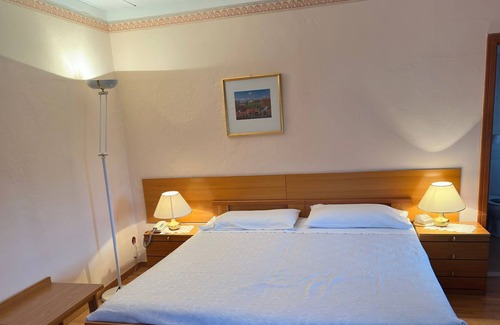 Romeno Hotel | VILLA NUOVA