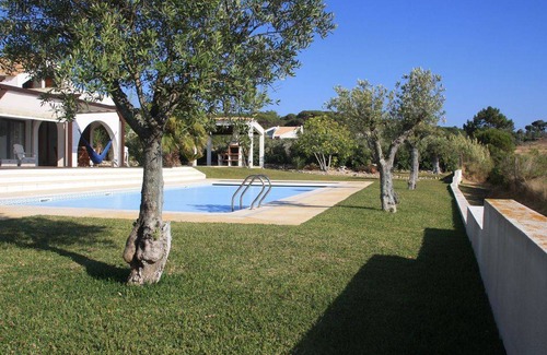 Fornos Villa | Villa Oasis Azul - beautiful villa with heated private pool, short walk to all amenities