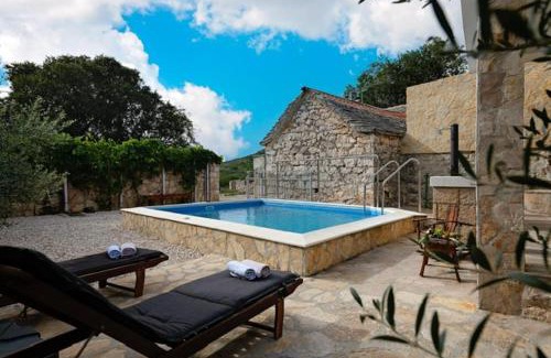 Siroke House | Villa Oaza Primošten With Heated Pool